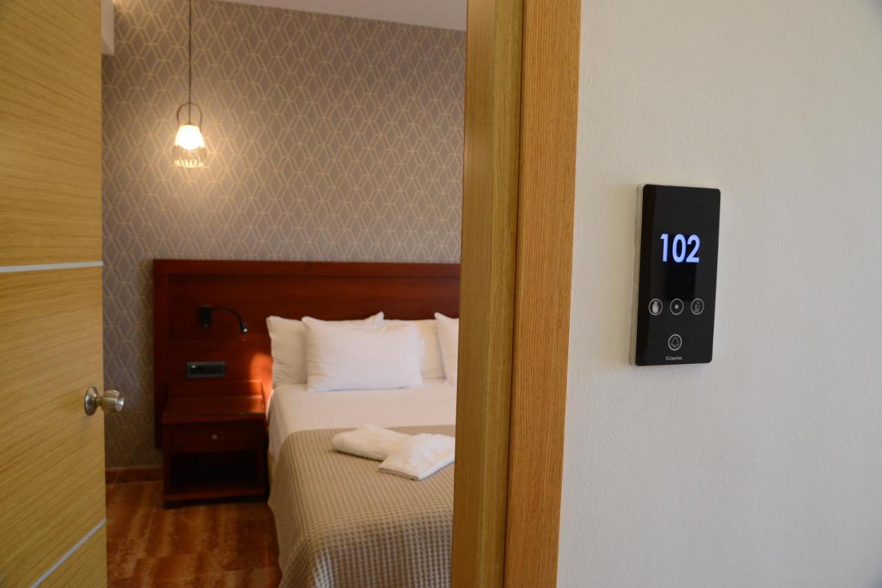 Viaros Hotel Apartments Tolón Esterno foto