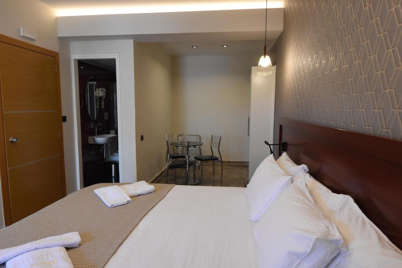 Viaros Hotel Apartments Tolón Esterno foto
