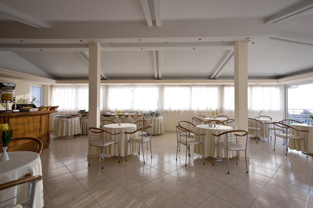Viaros Hotel Apartments Tolón Esterno foto