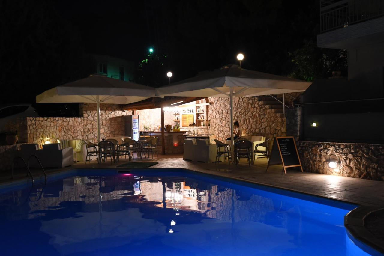 Viaros Hotel Apartments Tolón Esterno foto