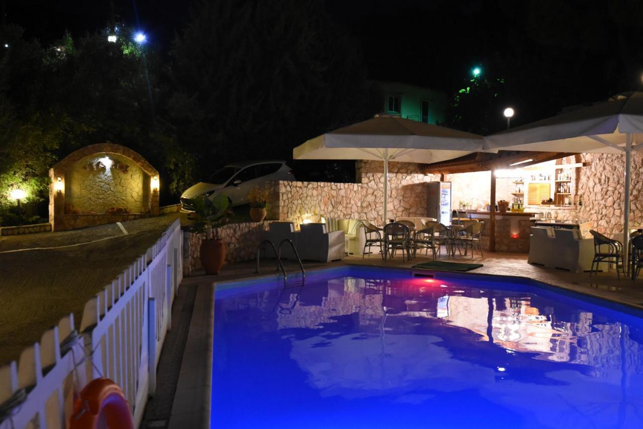 Viaros Hotel Apartments Tolón Esterno foto